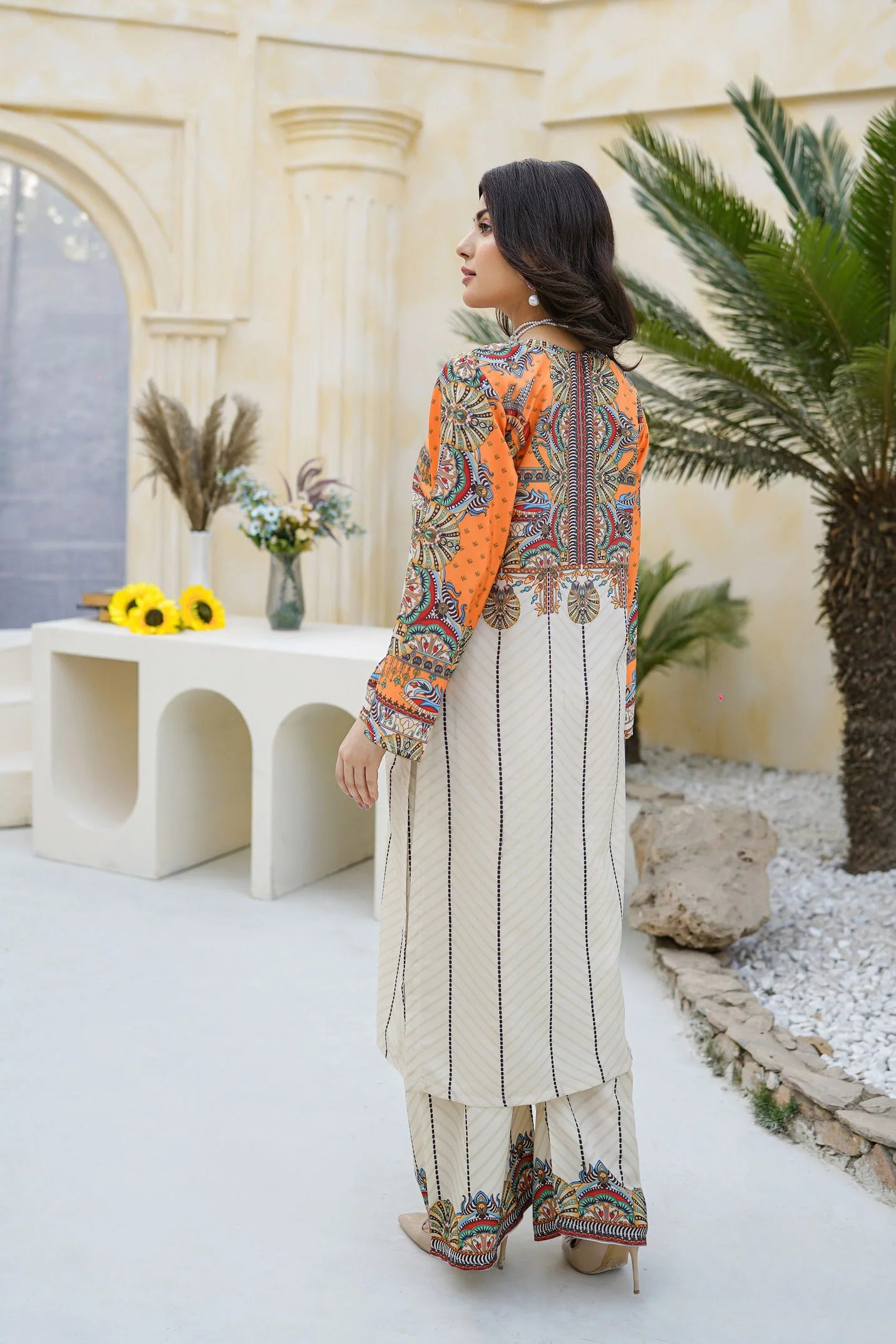 Zari Grace 2-Piece – Elegant Lawn Suit