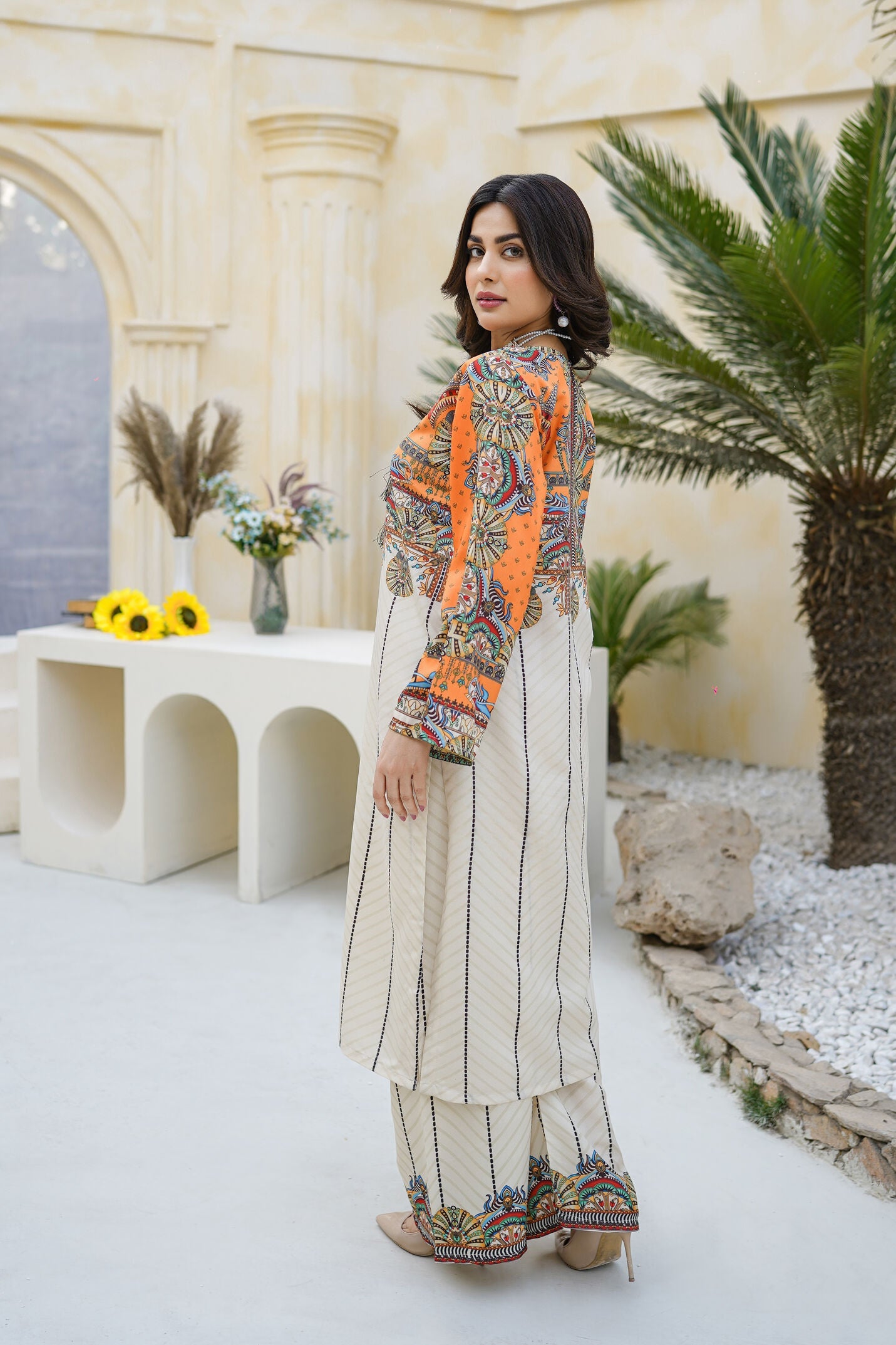 Zari Grace 2-Piece – Elegant Lawn Suit