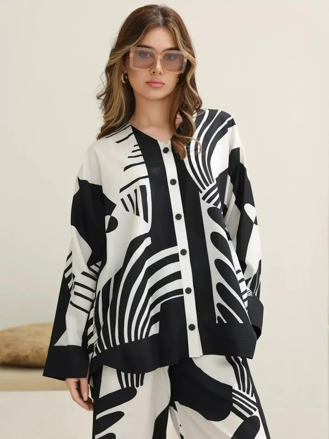 Kuroba Black And White Set  ( 2PCS )